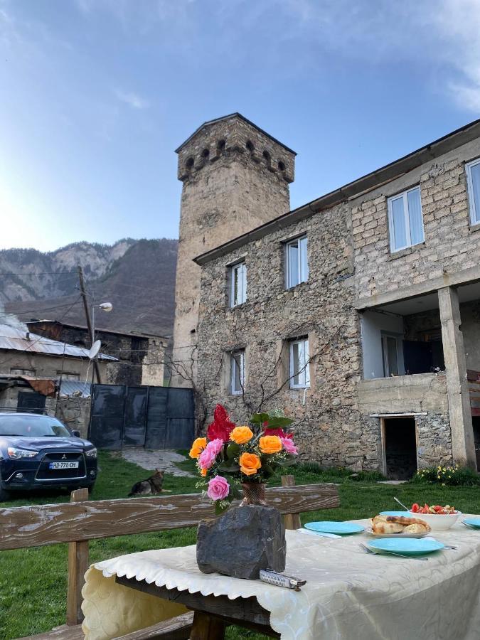 Iuri Udesiani'S Guesthouse Mestia Exterior foto