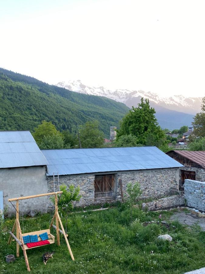 Iuri Udesiani'S Guesthouse Mestia Exterior foto